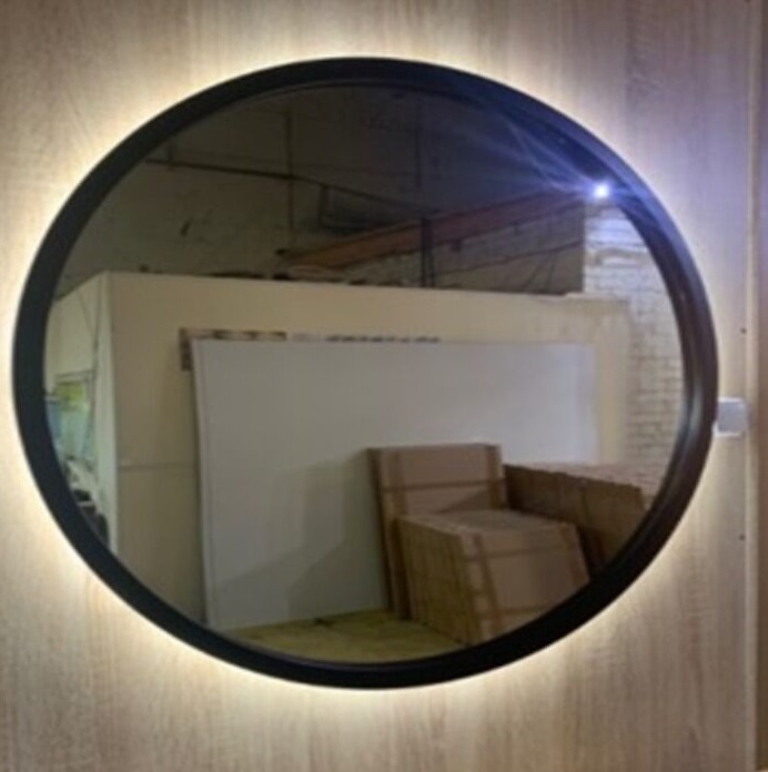 Фото LuxBox Minima Black 800x800.102 Зеркало в черной раме круглое с холодной подсветкой и выкл. на взмах