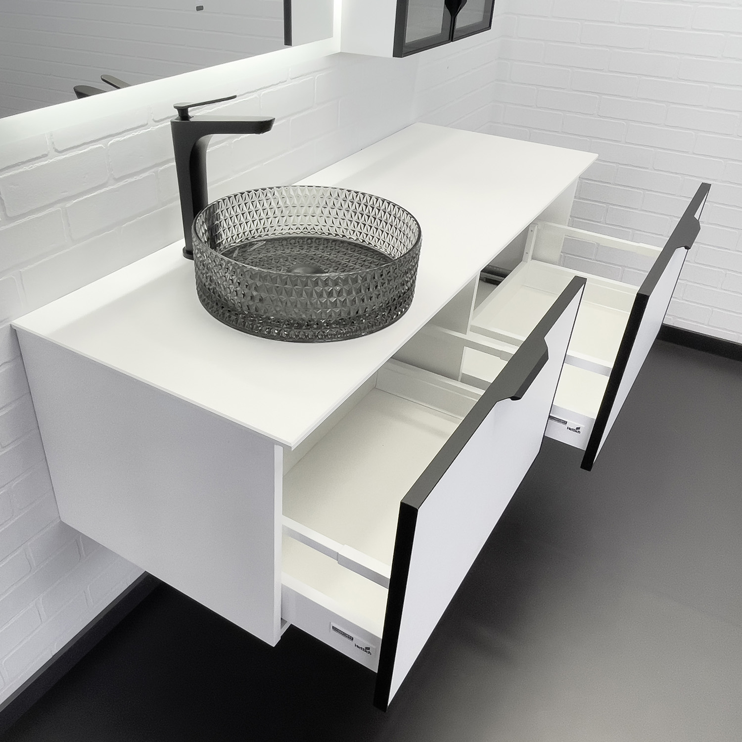 Дополнительное фото №3 Тумба со столешницей Comforty Онега-140 Белый матовый и раковиной 21004