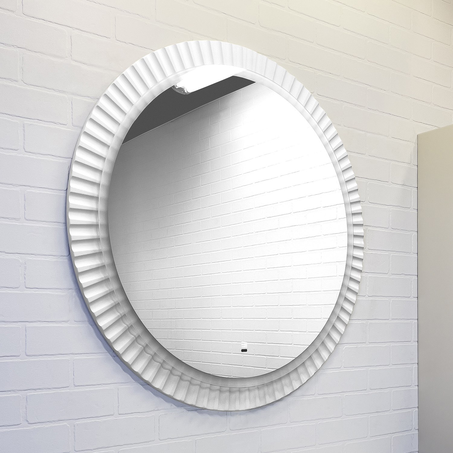 Фото Зеркало Comforty Мадрид 70 LED подсветка, сенсор, белый матовый