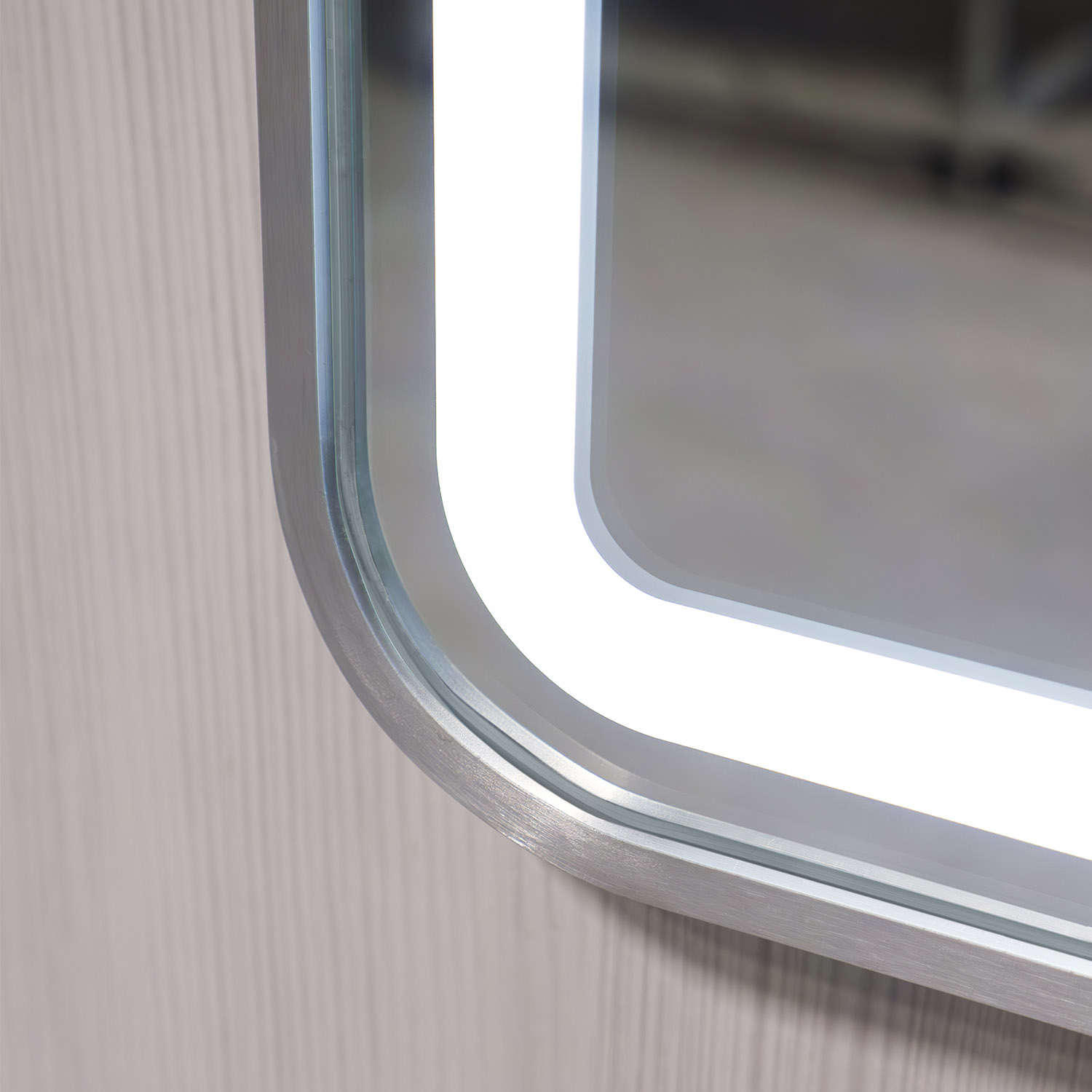 Дополнительное фото №1 Зеркало Comforty Ситара 60 LED подсветка, сенсор, антизапотевание, серебрянный матовый